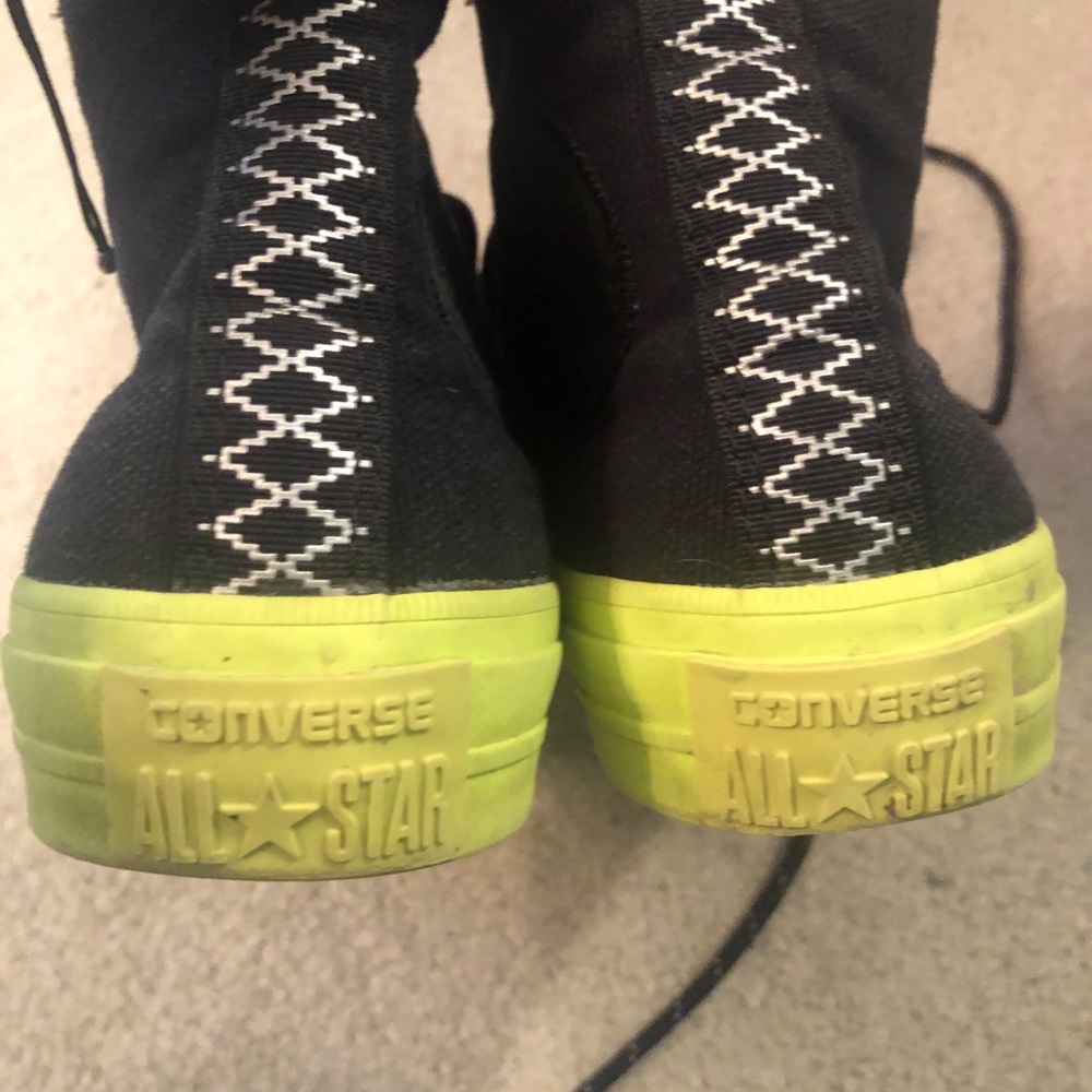 Lightly worn women’s Converse